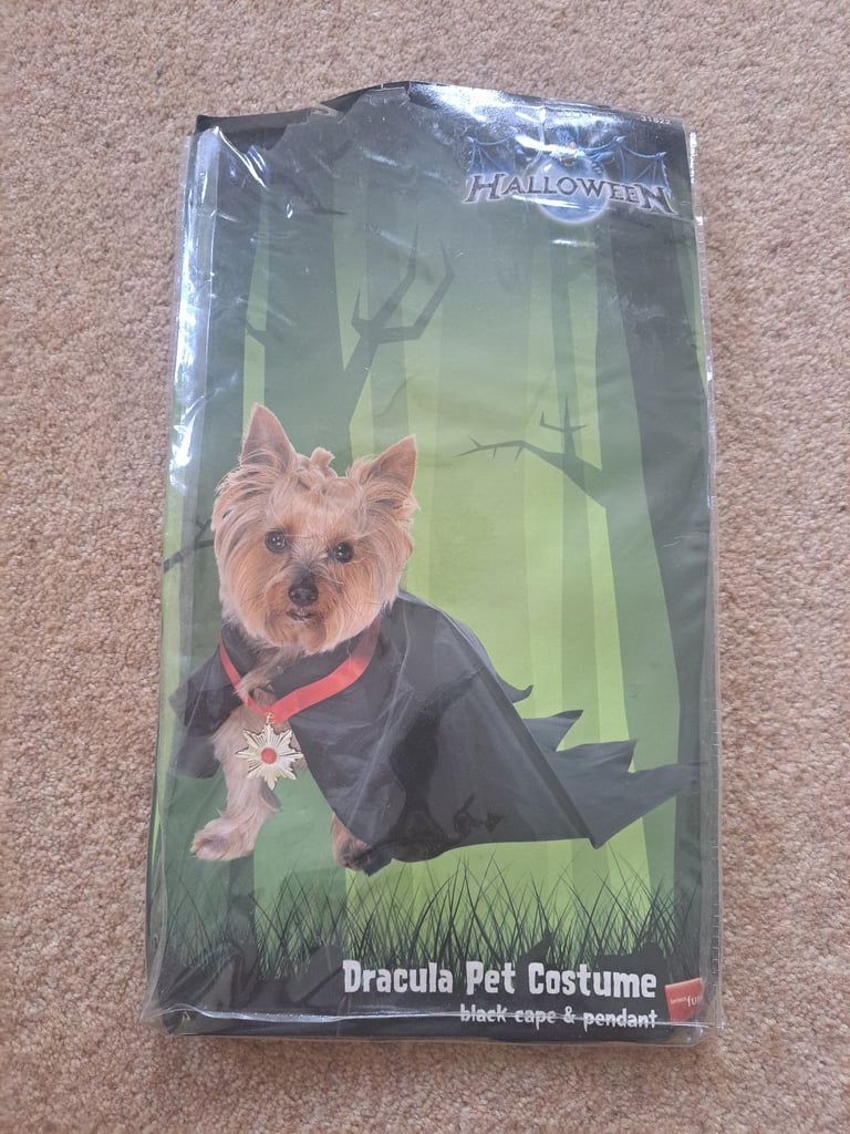 Dracula Pet Costume, unused, damaged packaging