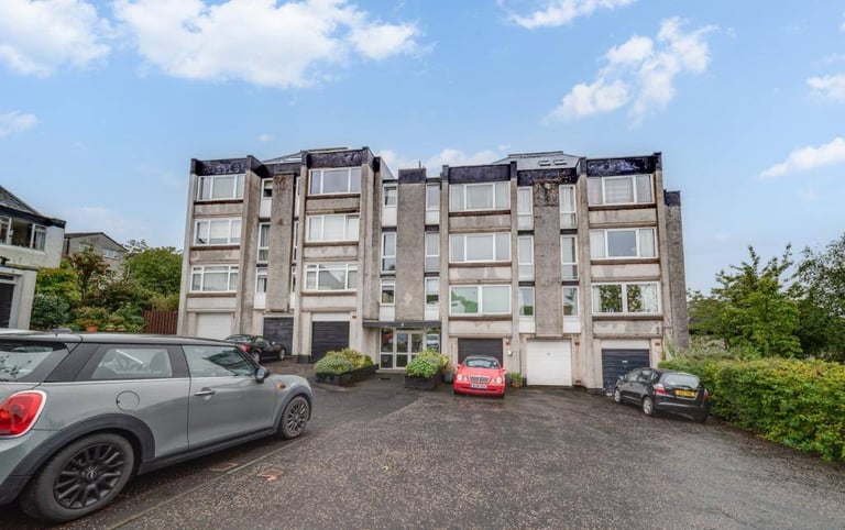 Desirable, 3-bedroom, HMO flat with parking, near the Gyle - available October