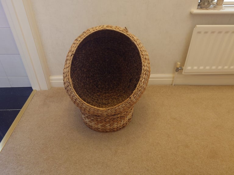 Two piece spherical wicker cat basket