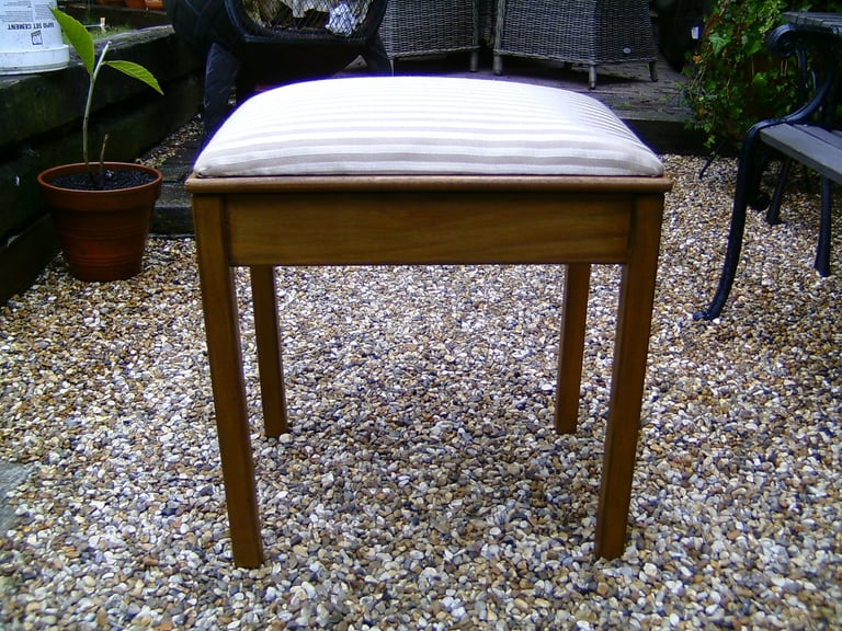 Dressing table stool / piano stool with storage