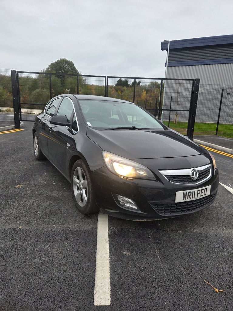 Vauxhall, ASTRA, Hatchback, 2011, Manual, 1956 (cc), 5 doors