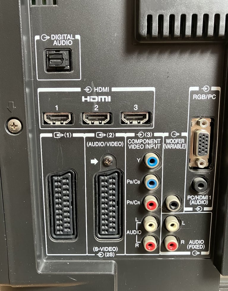 Toshiba 42 inch LCD TV + Xbox 360 bundle (console+controller+games+cables+TV+remote)