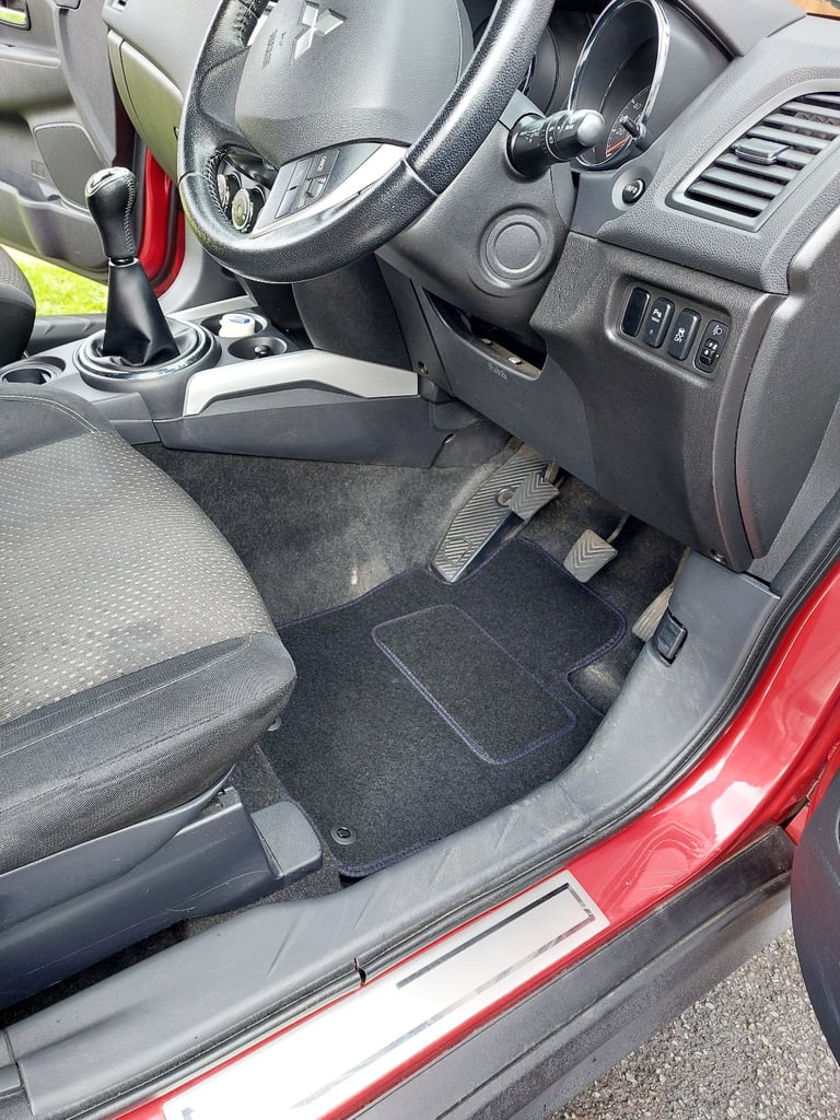 Mitsubishi, ASX, Hatchback, 2013, Manual, 1590 (cc), 5 doors