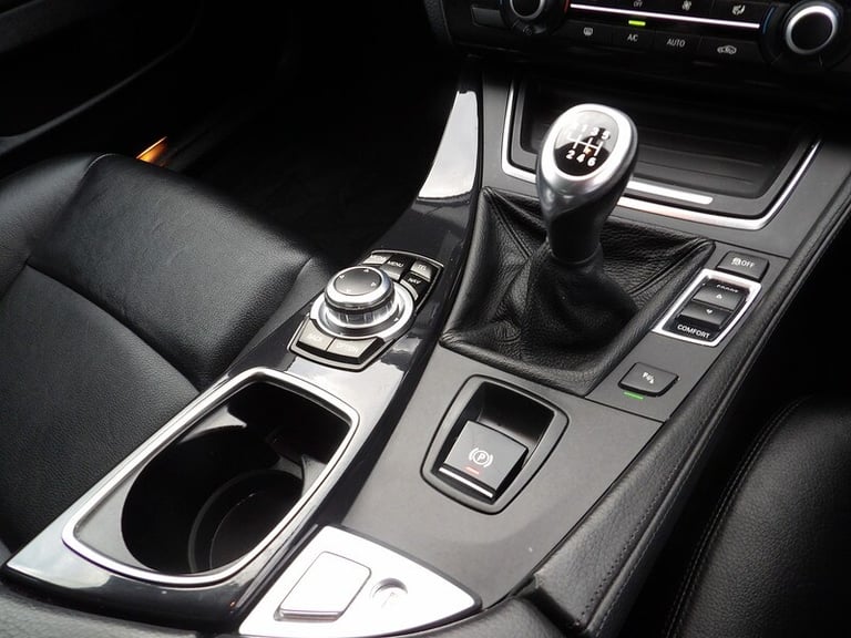 2013 BMW 5 Series 520d SE 4dr SALOON DIESEL Manual