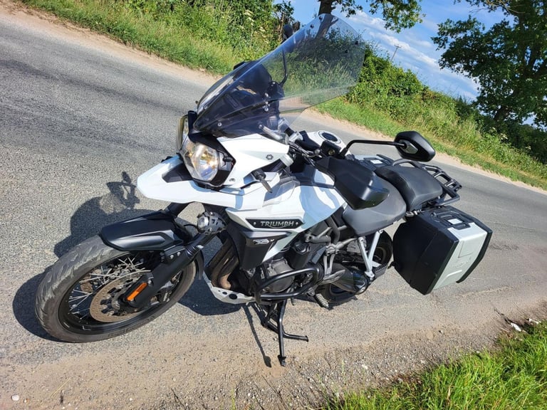 2017 17 TRIUMPH TIGER EXPLORER 1215 XCX WHITE ALLOY PANNIERS ADVENTURE TOURER
