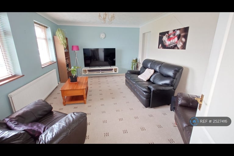 4 bedroom house in Bradwell Road, Peterborough, PE3 (4 bed) (#2527416)