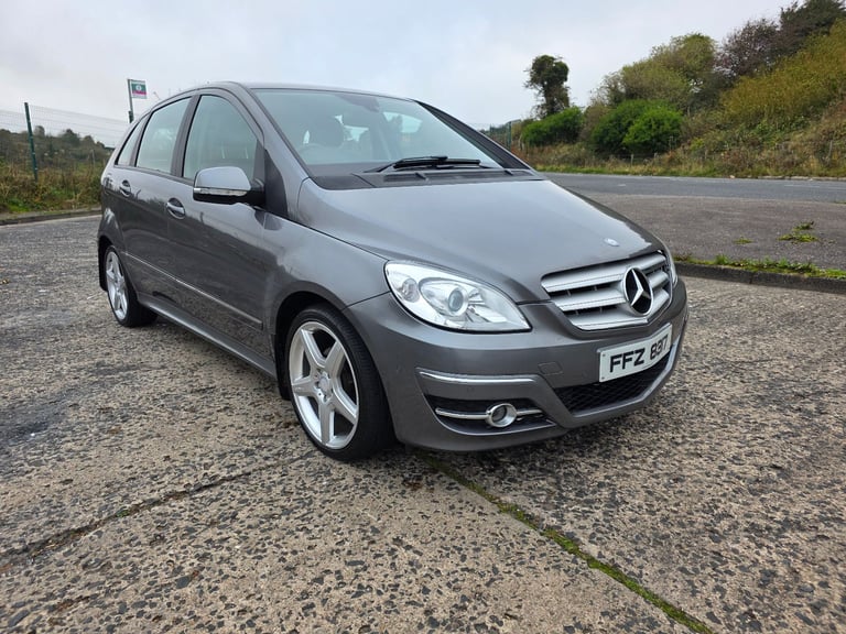 Mercedes-Benz b160 automatic petrol low miles 