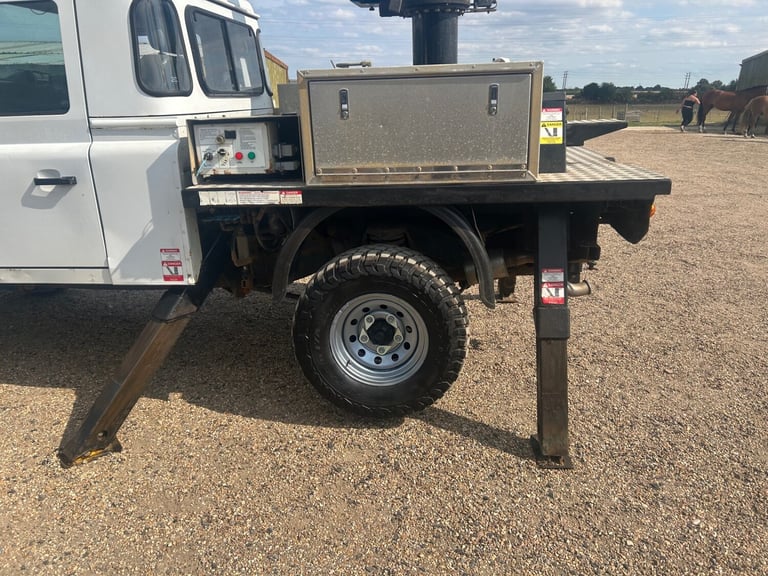 2014 Land Rover Defender Hi Capacity PickUp TDCi [2.2] cherry picker PICK UP Diesel Manual