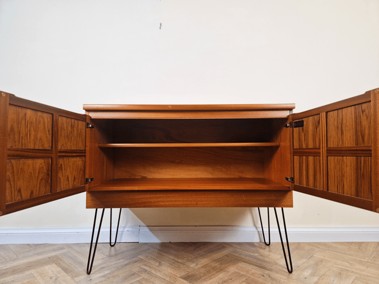 Nathan Parker Knoll Vintage Mid Century Medium Teak Danish Design Compact Sideboard Cabinet BL692