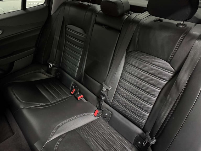 2017 Alfa Romeo Giulia 2.2 JTDM-2 180 Speciale 4dr Auto SALOON DIESEL Automatic