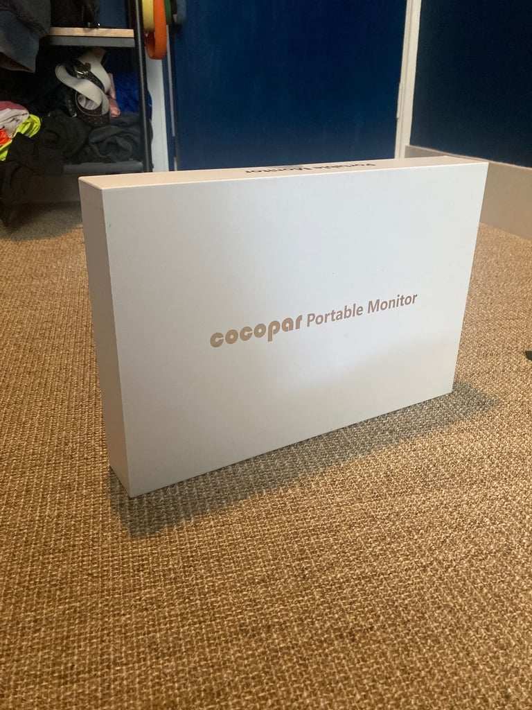 Unopened monitor, seals are still on box 