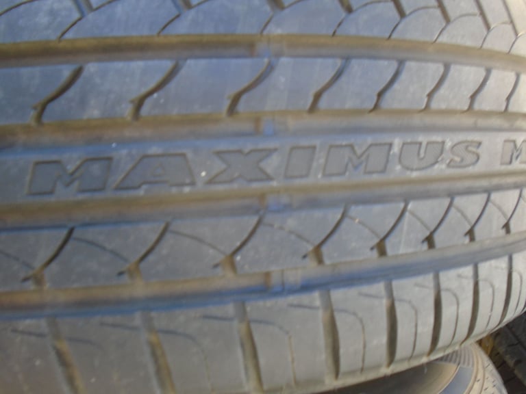 4 X DEVONPORT VOLKSWAGEN TRANSPORTER WHEELS & TYRES 215/235 60 17inch ALL TYRES VIRTUALLY NEW.
