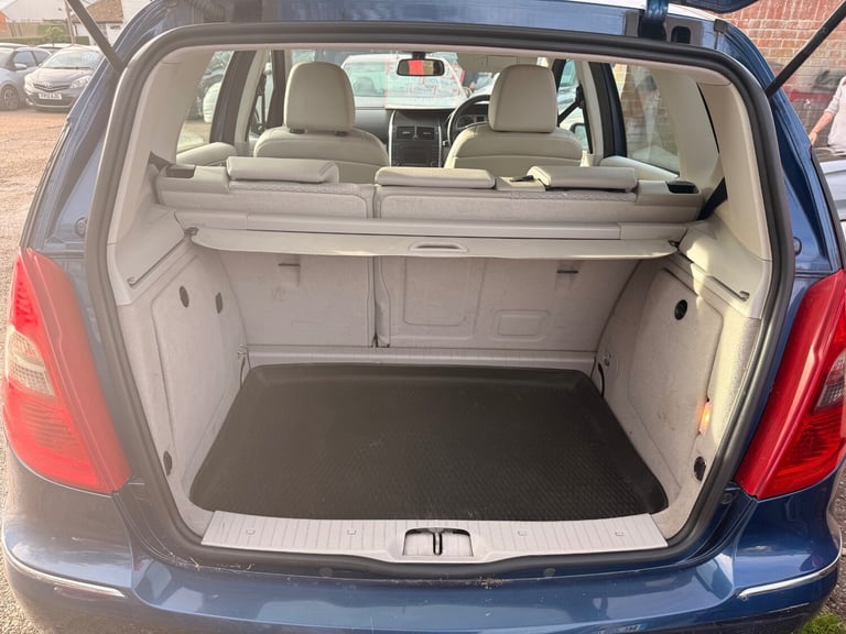 2010 Mercedes-Benz A-Class A160 CDI BlueEFFICIENCY Avantgarde SE 5dr HATCHBACK Diesel Manual