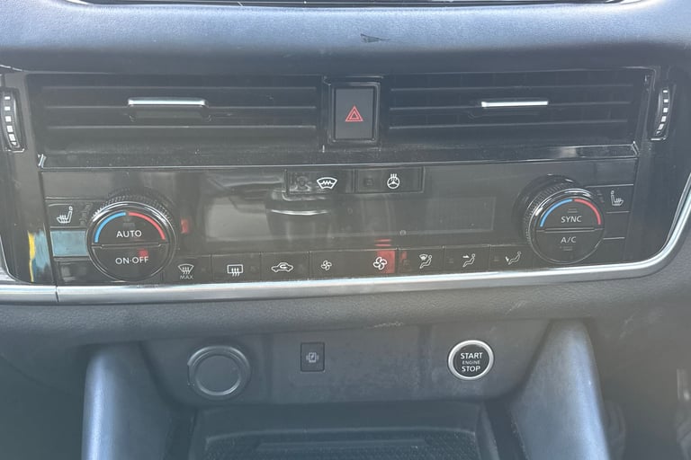 2022 Nissan Qashqai 1.3 DiG-T MH Tekna 5dr Hatchback Petrol Manual