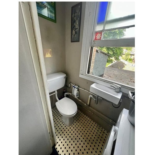 Double Semi-Studio in Holland Road, Kens Olympia/Shepherds Bush, W14 8BB