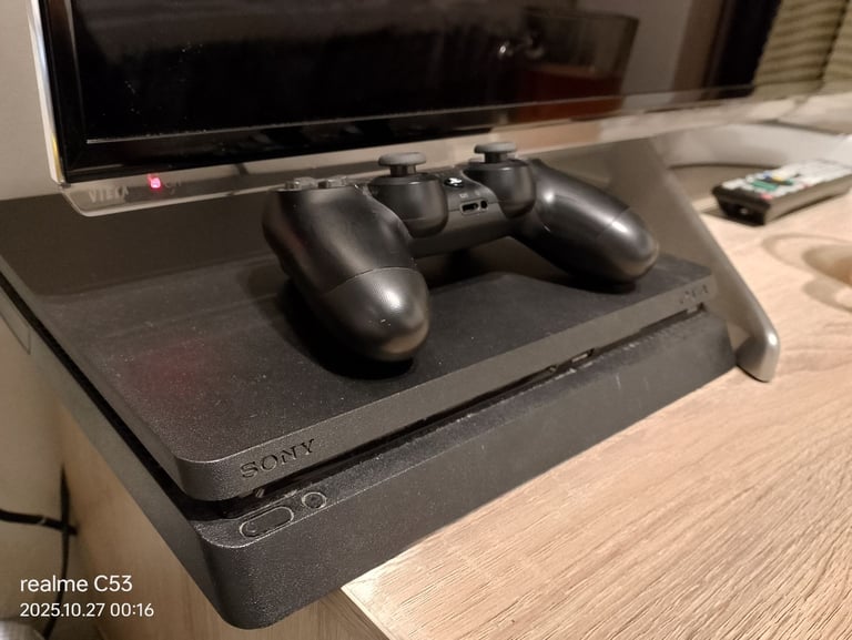 L@@K PS4 playstation almost new 