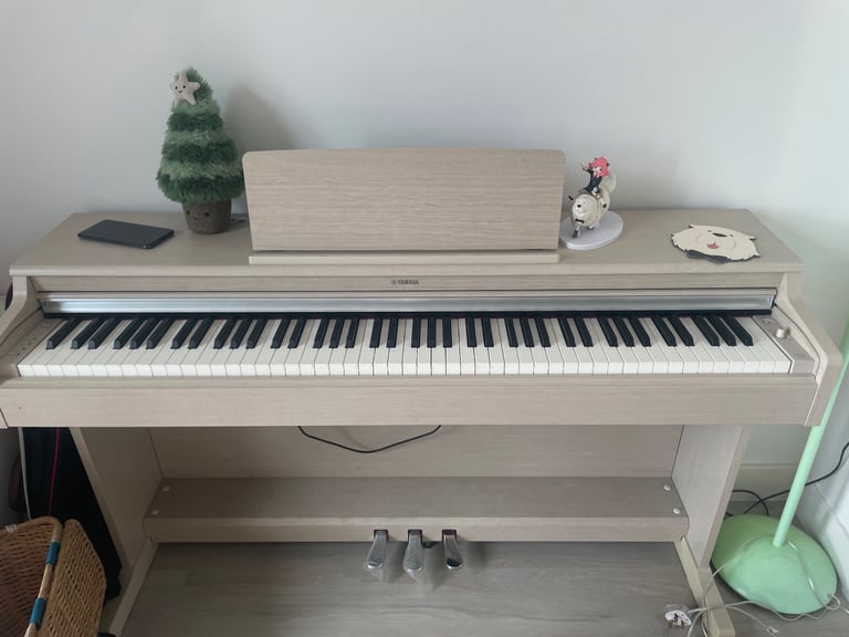 Yamaha digital piano YDP164