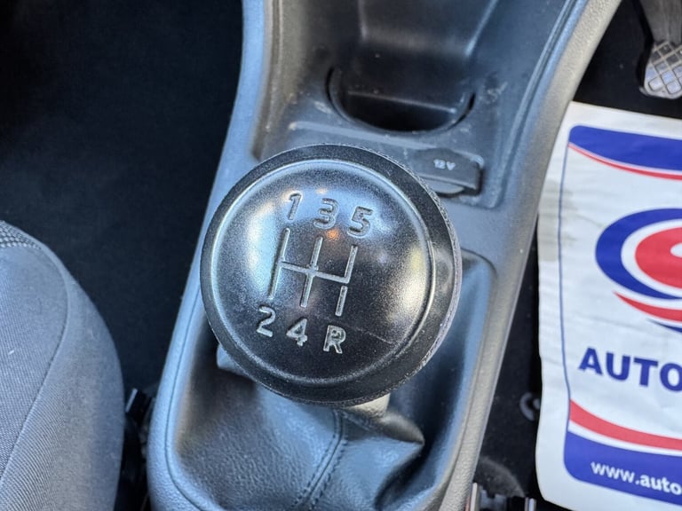 VOLKSWAGEN UP 1.0 Take up! 2012