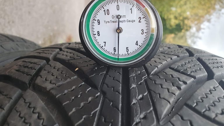 4X GENUINE BMW Style 327 ALLOYS WITH 225/55 R17  GOOD YEAR WINTER TYRES