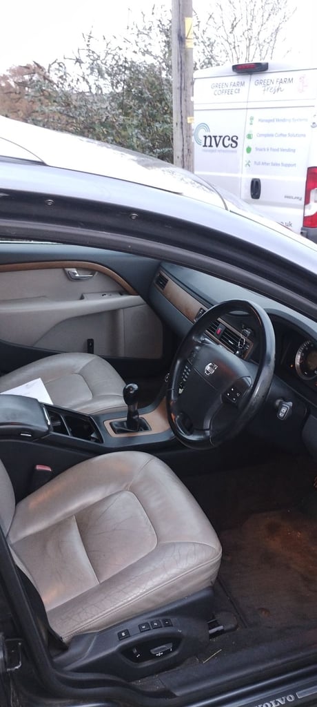 Volvo, V70 FULL MOT