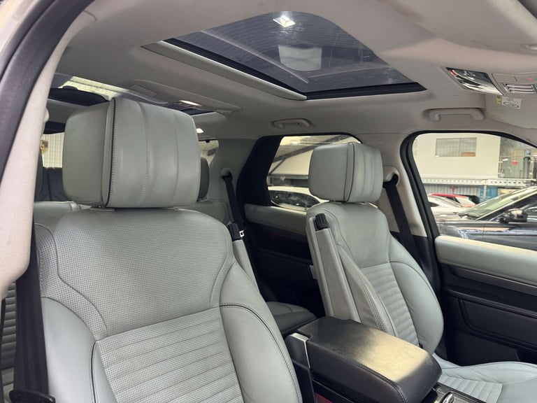 2017 Land Rover Discovery 3.0 Discovery Luxury HSE TD6 Auto 4WD 5dr SUV Diesel Automatic