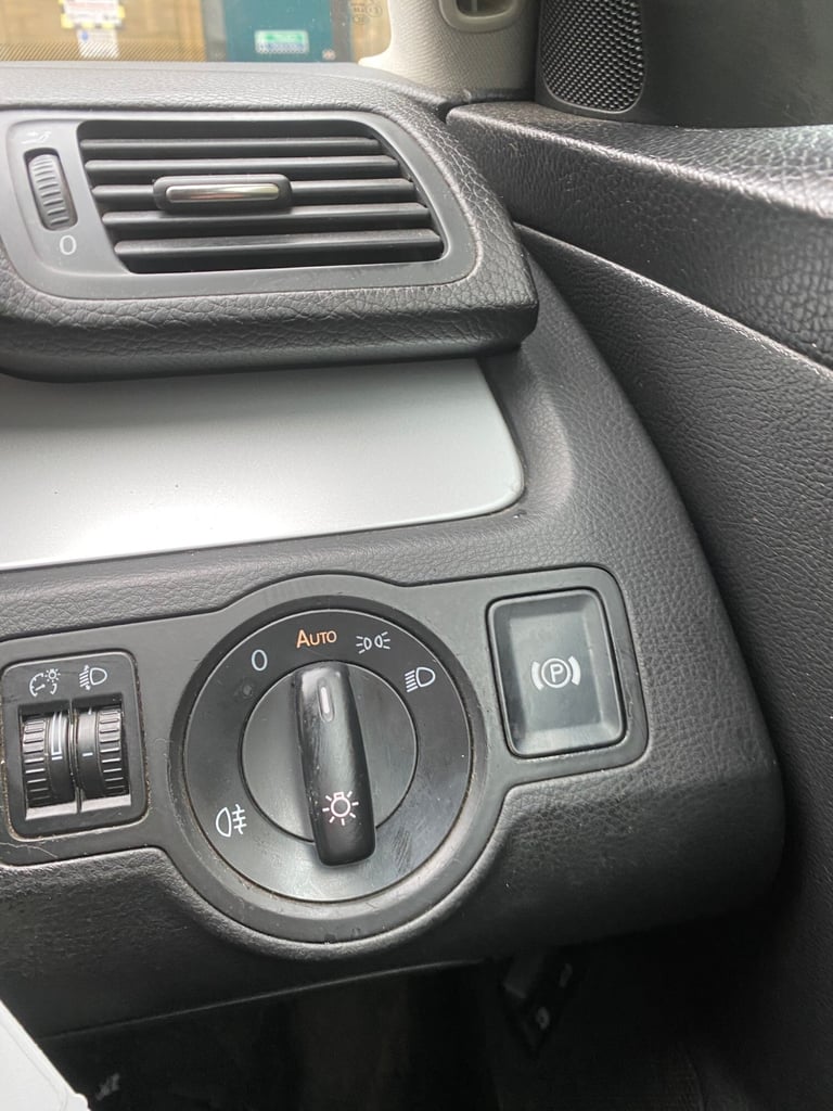 2009 Volkswagen Passat 2.0 Highline TDI CR DPF 110 4dr SALOON Diesel Manual