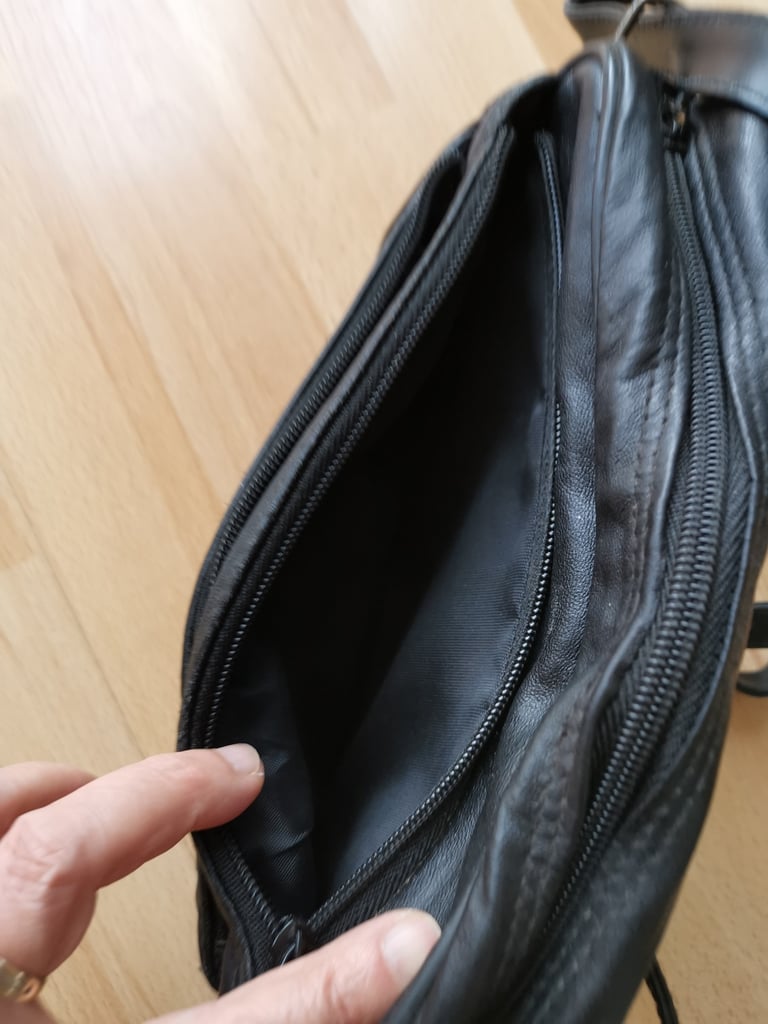 Genuine Leather Shoulder Bag~ 23cm x 16.5cm x 7cm ~Post available*