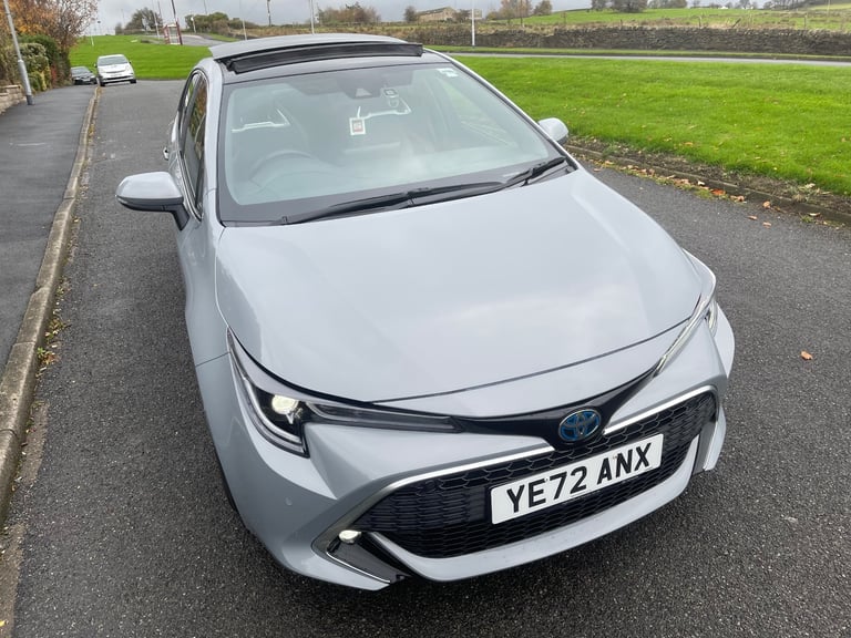 TOYOTA COROLLA PETROL HATCHBACK 1.8 VVT-i Hybrid Excel 5dr CVT [Panoramic Roof]