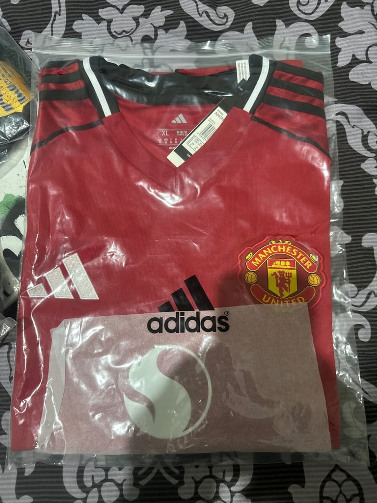 Man Utd 25/26 home kit 