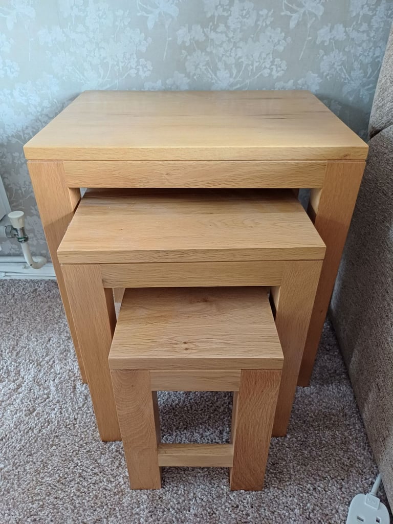 image for SOLID OAK NEST OF TABLES SET OF 3