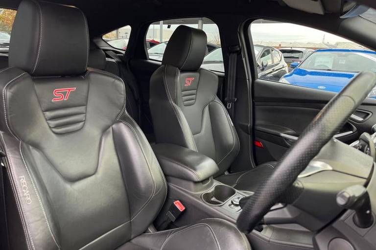 2013 Ford Focus 2.0T ST-3 5dr HATCHBACK PETROL Manual