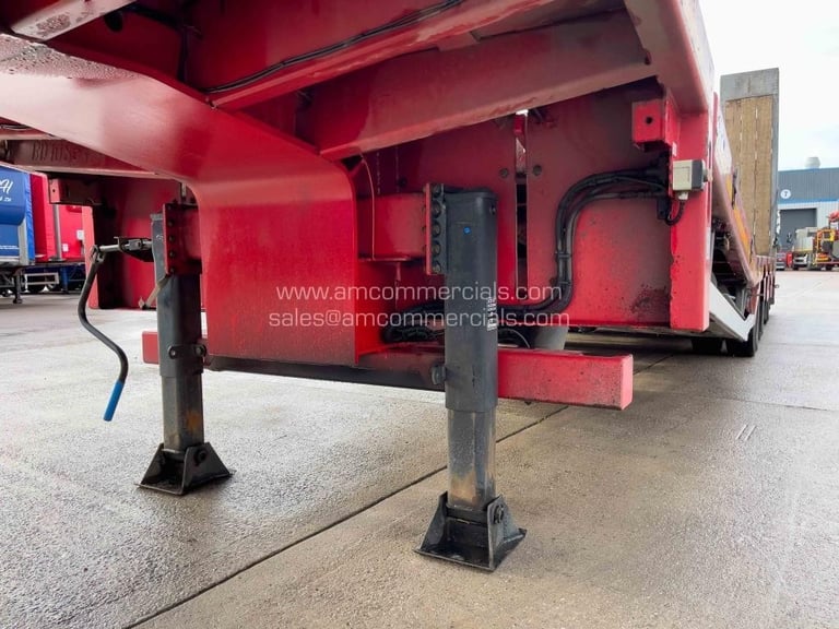 MAX 3 AXLE LOW LOADER 