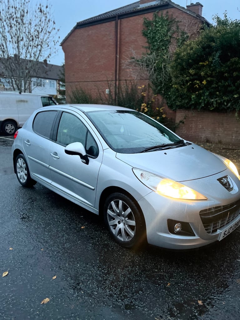 Peugeot, 207, Hatchback, 2010, Manual, 1560 (cc), 5 doors