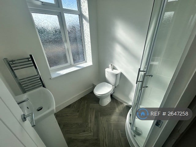 2 bedroom flat in Coates Road, Gosport, PO12 (2 bed) (#2647258)