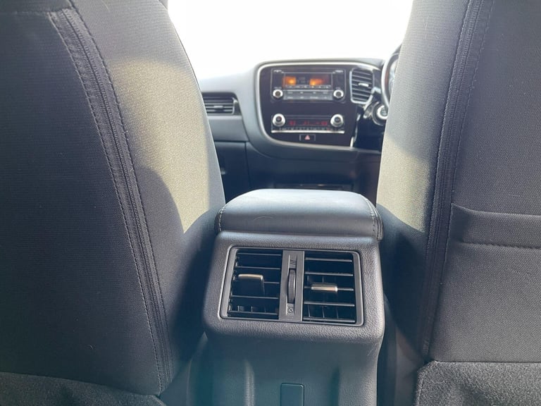 2020 Mitsubishi Outlander 2.4h TwinMotor 13.8kWh Verve CVT 4WD Euro 6 (s/s) 5dr ESTATE Petrol/Ele...