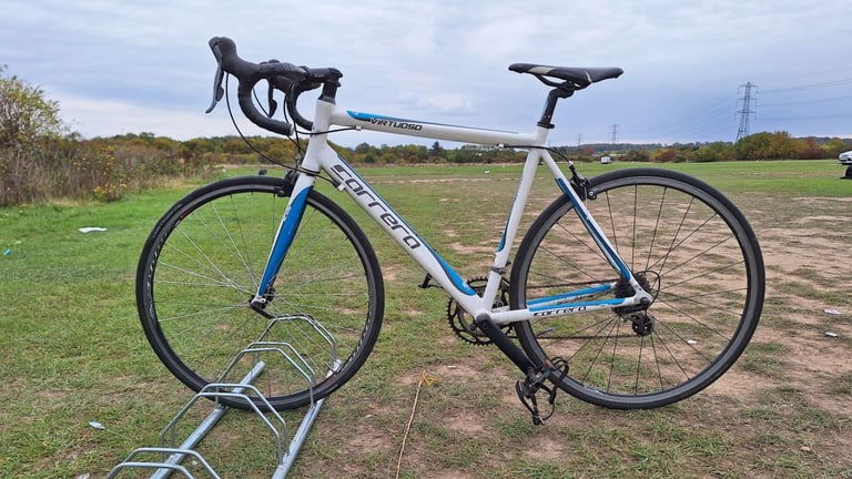 Carrera Virtuoso Road Bike 54cm Frame – Shimano Gears, Continental Tyres, Selle Italia Saddle