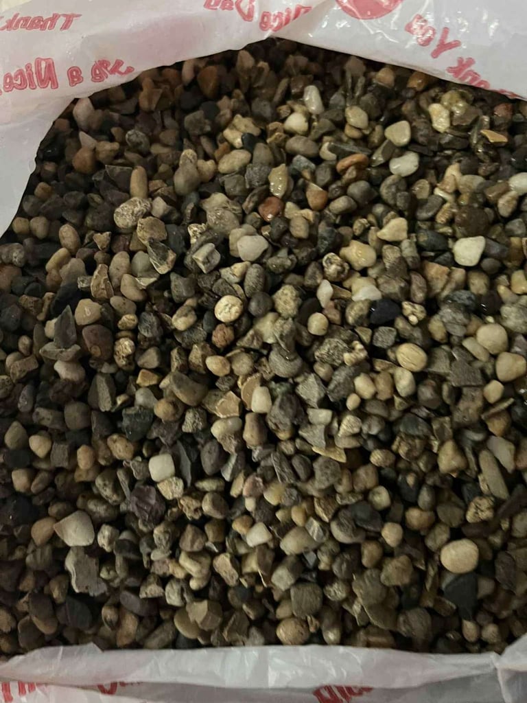 Aquarium Gravel and Ornaments