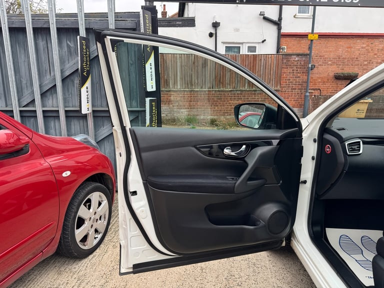 2017 Nissan Qashqai 1.2 DIG-T N-Connecta SUV 5dr Petrol XTRON 2WD Euro 6 (s/s)