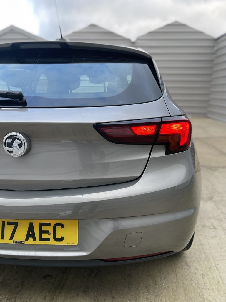 VAUXHALL ASTRA 1.4 i SRi 2017