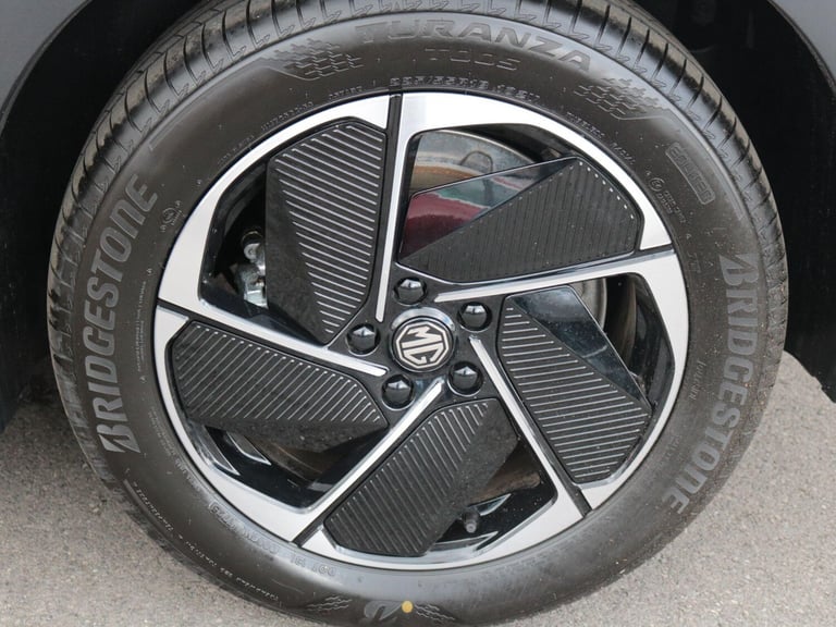 2025 MG MGS5 64kWh Trophy Long Range SUV 5dr Electric Auto (231 ps) HATCHBACK Electric Automatic