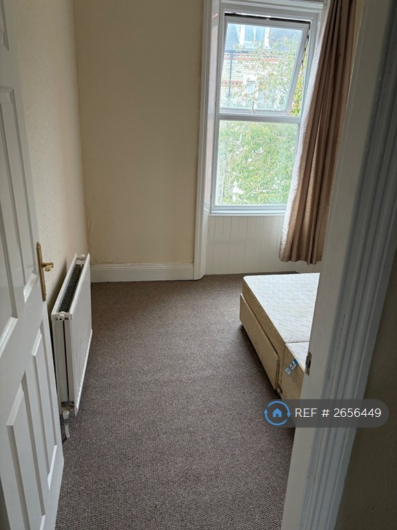 5 bedroom flat in Fenham, Newcastle Upon Tyne, NE4 (5 bed) (#2656449)