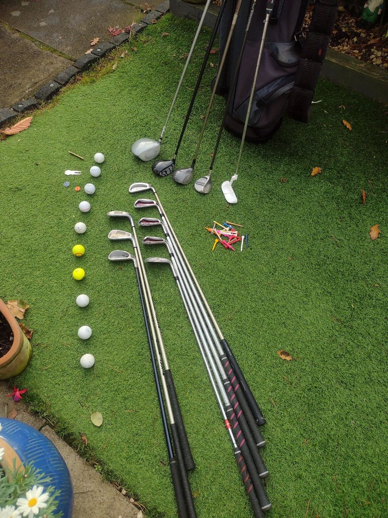 VGC FULL SET LADIES GRAPHITE GOLF CLUBS + HOWSON GOLF BAG + FREE EXTRAS 