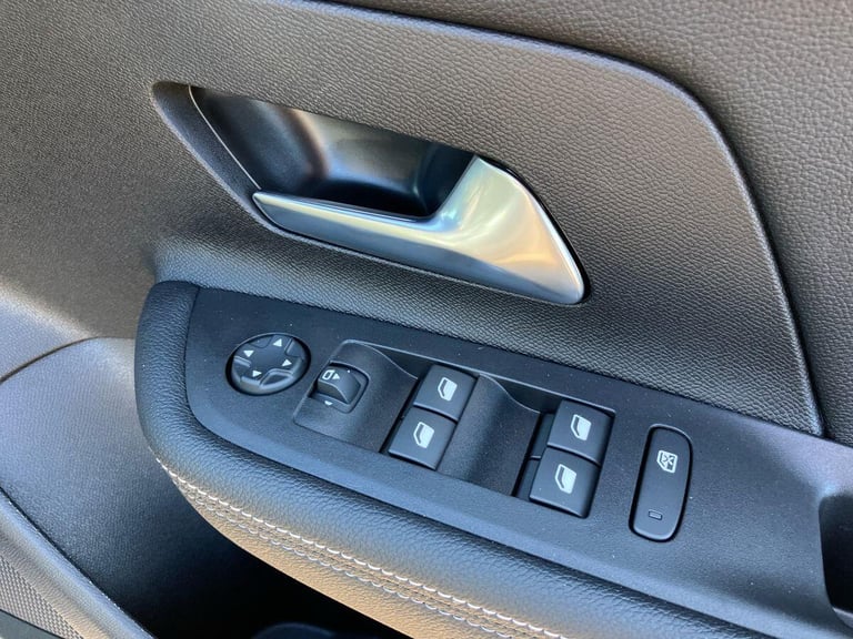 2025 Vauxhall Mokka ULTIMATE HATCHBACK Petrol Automatic