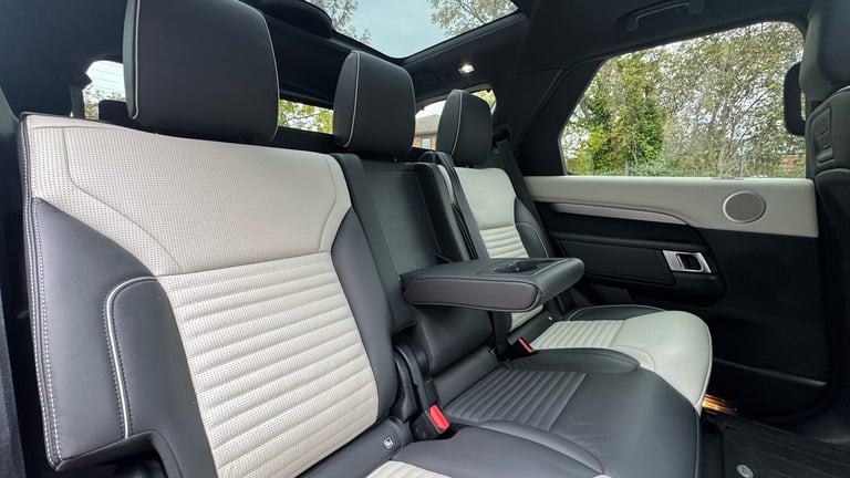 2021 Land Rover Discovery 3.0 D300 R-Dynamic HSE 5dr Auto ESTATE DIESEL Automatic