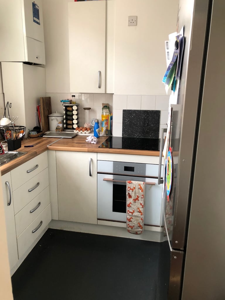 House exchange 2 bed in Shepherds Bush for 3 bed house 