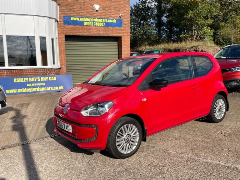  Volkswagen Up 1.0 Look Up 3dr 9 SERVICE STAMPS Petrol