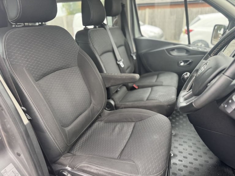 2019 Vauxhall Vivaro 1.6 CDTi 2900 BiTurbo ecoTEC Limited Edition Nav Crew Van Double Cab 5dr Di ...