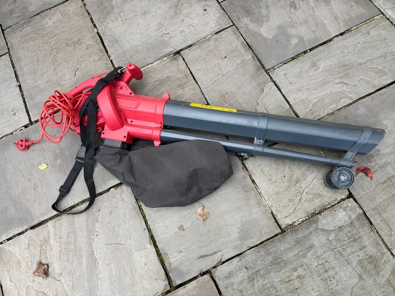 Sovereign Leaf blower/vacuum