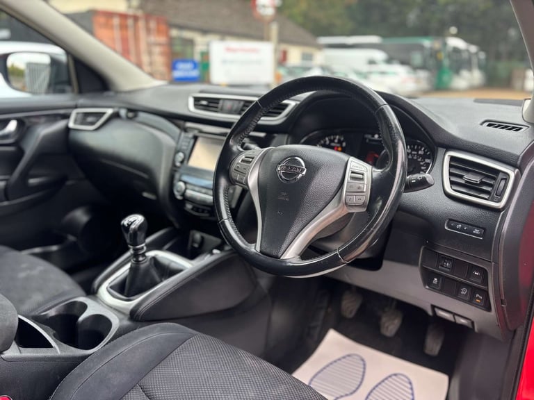 2015 Nissan Qashqai 1.2 Qashqai N-Tec DiG-T 5dr SUV Petrol Manual