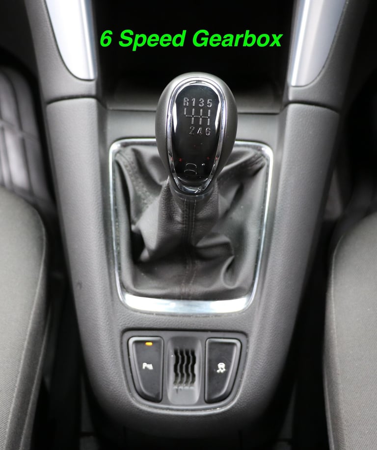 2017 Vauxhall Zafira Tourer 1.4i Turbo Design Euro 6 5dr MPV Petrol Manual